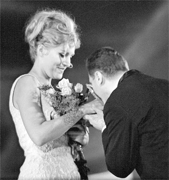 Иллюстрация к книге — Анна Герман. Сто воспоминаний о великой певице [i_017.jpg]