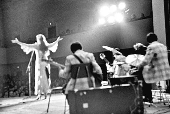 Иллюстрация к книге — Анна Герман. Сто воспоминаний о великой певице [i_061.jpg]