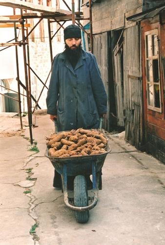 Иллюстрация к книге — Афонская кухня [i_008.jpg]