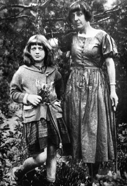 Иллюстрация к книге — Моя мать - Марина Цветаева [i_018.jpg]