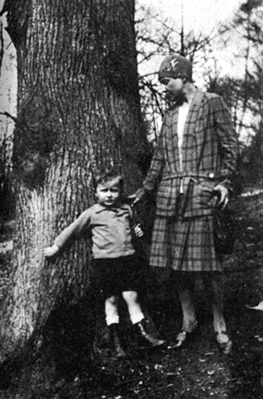 Иллюстрация к книге — Моя мать - Марина Цветаева [i_031.jpg]