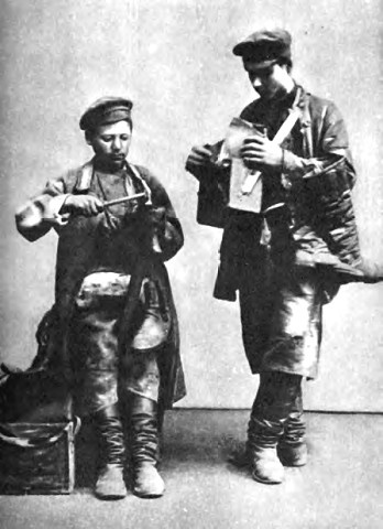 Иллюстрация к книге — Жизнь русского обывателя. На шумных улицах градских [pic_42.jpg]