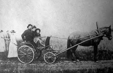 Иллюстрация к книге — Жизнь русского обывателя. На шумных улицах градских [pic_78.jpg]