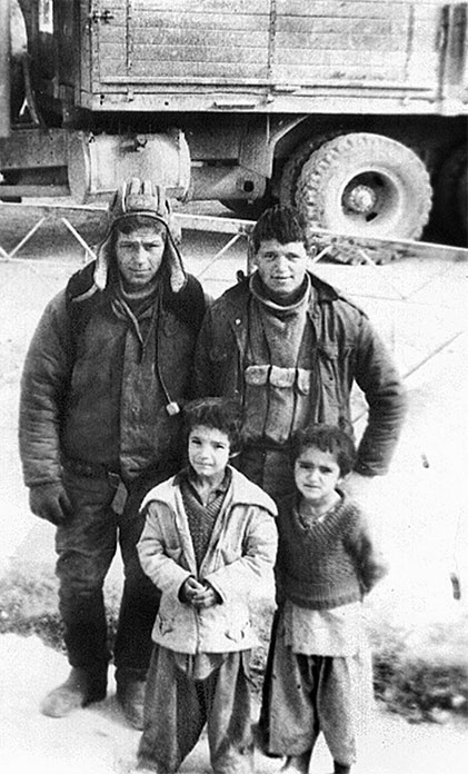 Иллюстрация к книге — За речкой шла война... [i_026.jpg]