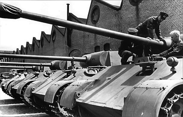 Иллюстрация к книге — Освобождение. Переломные сражения 1943 года [i_028.jpg]