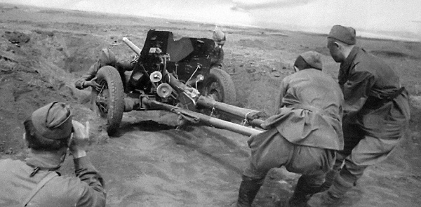 Иллюстрация к книге — Освобождение. Переломные сражения 1943 года [i_035.jpg]