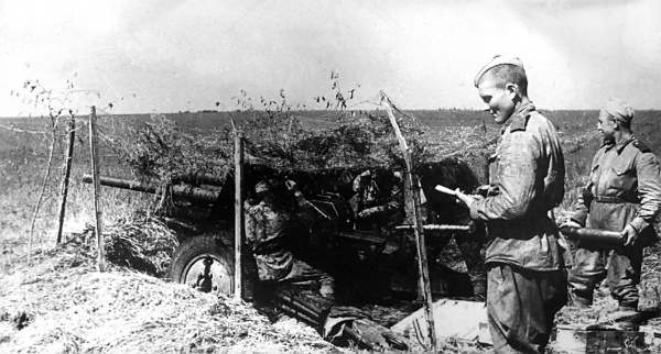 Иллюстрация к книге — Освобождение. Переломные сражения 1943 года [i_036.jpg]