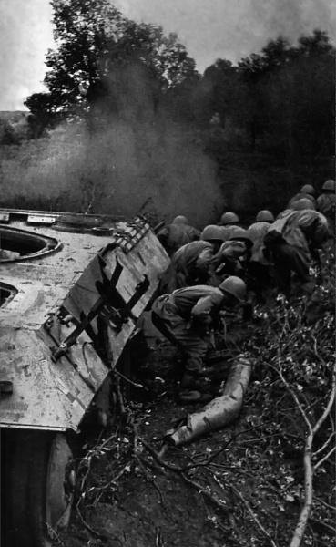 Иллюстрация к книге — Освобождение. Переломные сражения 1943 года [i_081.jpg]