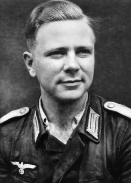 Иллюстрация к книге — Я дрался в СС и Вермахте. Ветераны Восточного фронта [i_003.jpg]