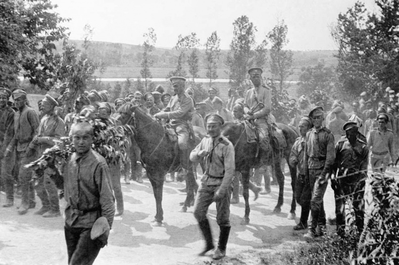 Иллюстрация к книге — Генерал Кутепов. Гибель Старой гвардии [_138.jpg]