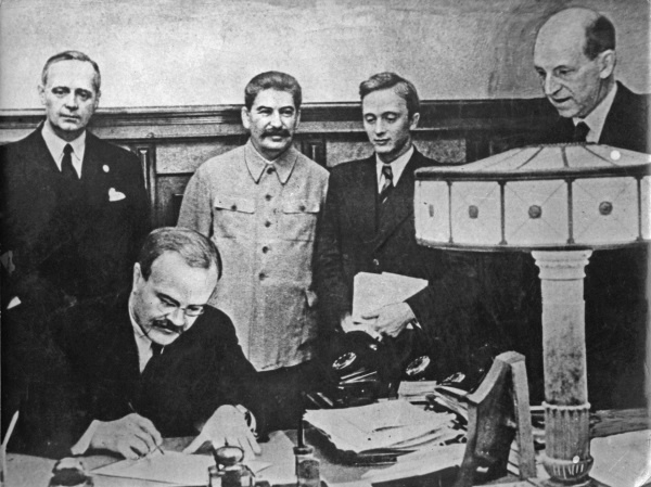 Иллюстрация к книге — По обе стороны фронта. Неизвестные факты Великой Отечественной войны [i_001.jpg]