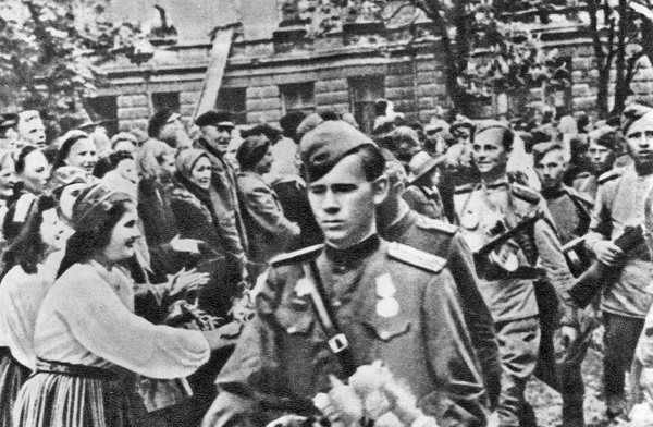 Иллюстрация к книге — По обе стороны фронта. Неизвестные факты Великой Отечественной войны [i_030.jpg]