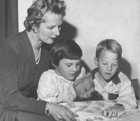 Иллюстрация к книге — Маргарет Тэтчер [i_010.jpg]