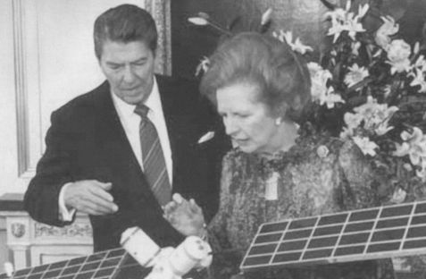 Иллюстрация к книге — Маргарет Тэтчер [i_028.jpg]