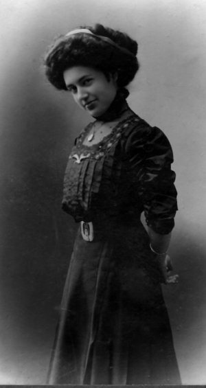 Иллюстрация к книге — Неизвестный Лангемак. Конструктор "катюш" [i_008.jpg]