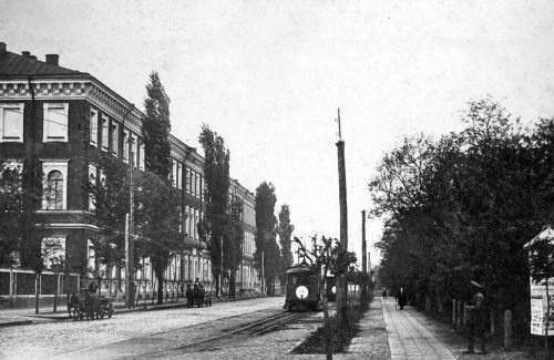 Иллюстрация к книге — Неизвестный Лангемак. Конструктор "катюш" [i_019.jpg]