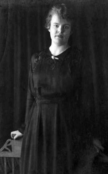 Иллюстрация к книге — Неизвестный Лангемак. Конструктор "катюш" [i_027.jpg]