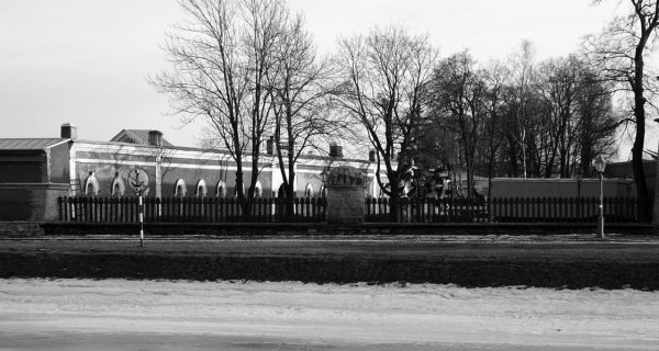 Иллюстрация к книге — Неизвестный Лангемак. Конструктор "катюш" [i_030.jpg]