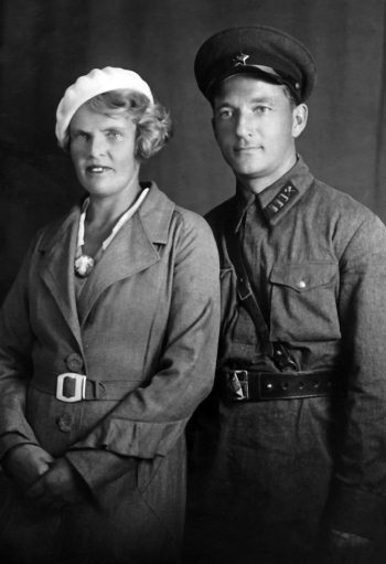 Иллюстрация к книге — Неизвестный Лангемак. Конструктор "катюш" [i_066.jpg]