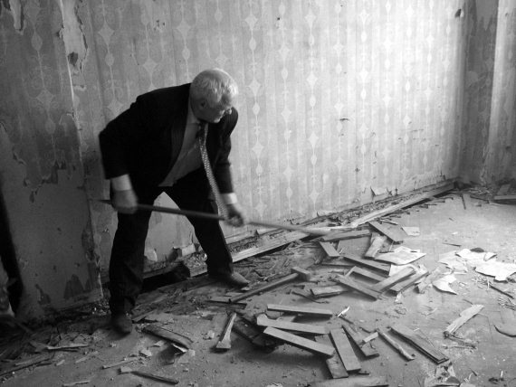 Иллюстрация к книге — Неизвестный Лангемак. Конструктор "катюш" [i_136.jpg]