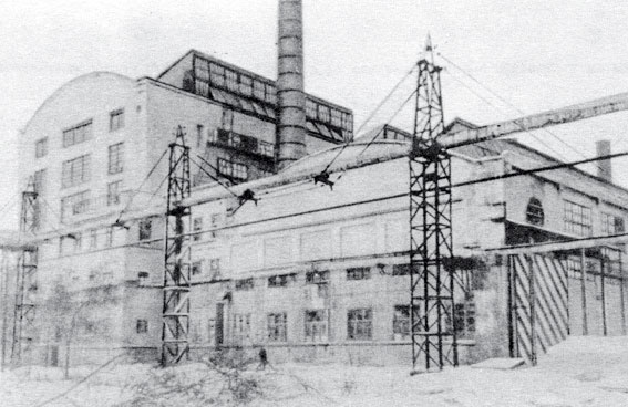 Иллюстрация к книге — Все для фронта? Как на самом деле ковалась победа [i_001.jpg]