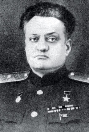 Иллюстрация к книге — Все для фронта? Как на самом деле ковалась победа [i_015.jpg]