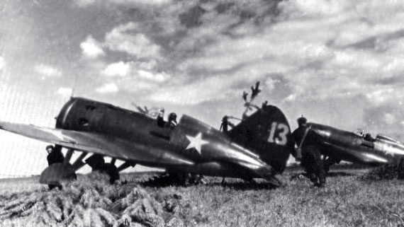 Иллюстрация к книге — Все для фронта? Как на самом деле ковалась победа [i_044.jpg]