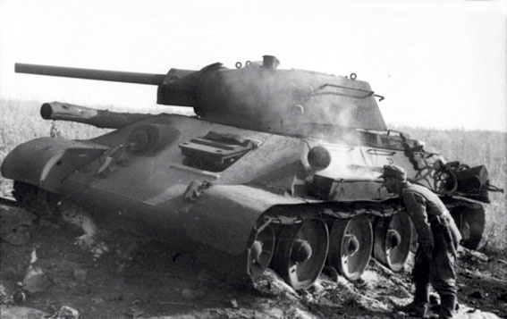 Иллюстрация к книге — Все для фронта? Как на самом деле ковалась победа [i_053.jpg]