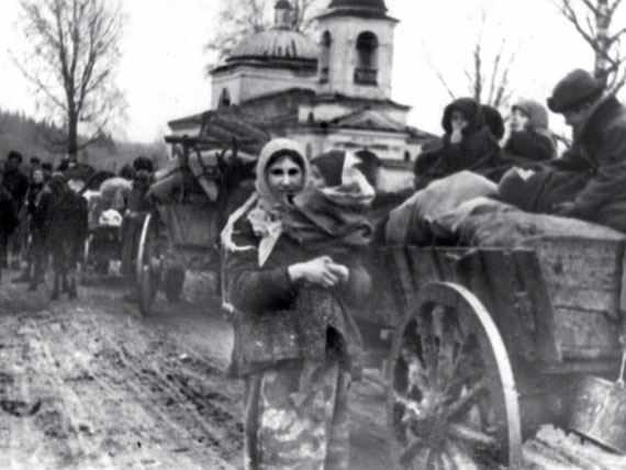 Иллюстрация к книге — Все для фронта? Как на самом деле ковалась победа [i_074.jpg]