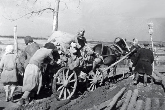 Иллюстрация к книге — Все для фронта? Как на самом деле ковалась победа [i_092.jpg]