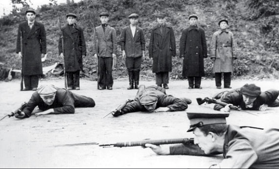 Иллюстрация к книге — Все для фронта? Как на самом деле ковалась победа [i_097.jpg]