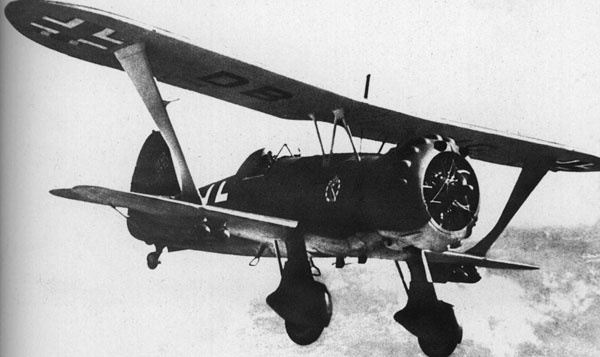 Иллюстрация к книге — "Лаптежник" против "черной смерти". Обзор развития и действий немецкой и советской штурмовой авиации в ходе Второй мировой войны [i_005.jpg]