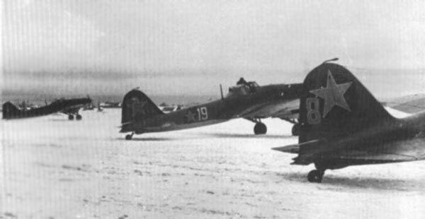 Иллюстрация к книге — "Лаптежник" против "черной смерти". Обзор развития и действий немецкой и советской штурмовой авиации в ходе Второй мировой войны [i_032.jpg]