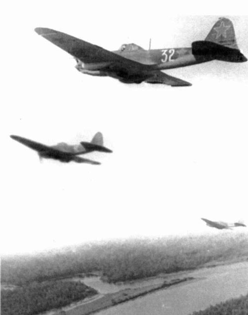 Иллюстрация к книге — "Лаптежник" против "черной смерти". Обзор развития и действий немецкой и советской штурмовой авиации в ходе Второй мировой войны [i_034.jpg]