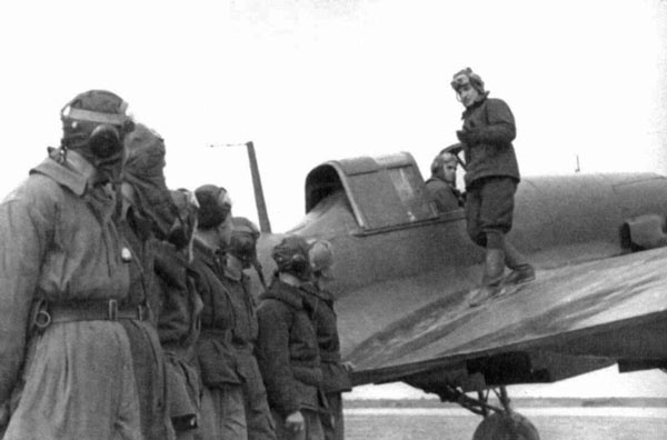 Иллюстрация к книге — "Лаптежник" против "черной смерти". Обзор развития и действий немецкой и советской штурмовой авиации в ходе Второй мировой войны [i_063.jpg]