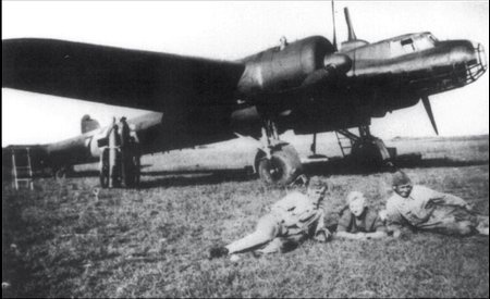 Иллюстрация к книге — Самолеты-призраки Третьего Рейха. Секретные операции Люфтваффе [i_014.jpg]