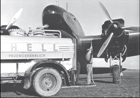 Иллюстрация к книге — Самолеты-призраки Третьего Рейха. Секретные операции Люфтваффе [i_026.jpg]