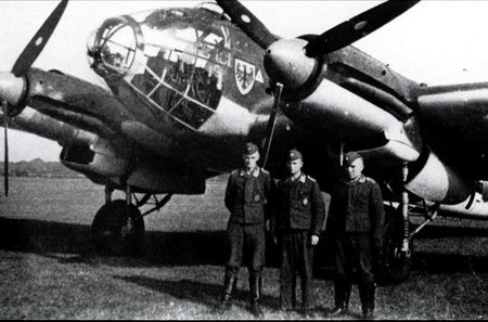 Иллюстрация к книге — Самолеты-призраки Третьего Рейха. Секретные операции Люфтваффе [i_033.jpg]