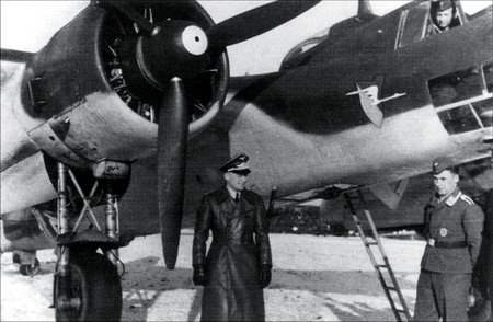 Иллюстрация к книге — Самолеты-призраки Третьего Рейха. Секретные операции Люфтваффе [i_034.jpg]