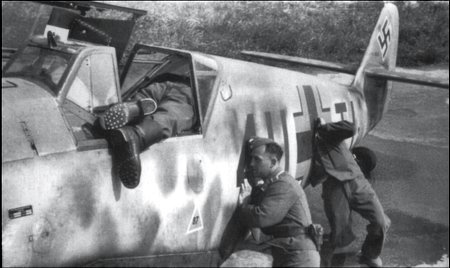 Иллюстрация к книге — Самолеты-призраки Третьего Рейха. Секретные операции Люфтваффе [i_051.jpg]