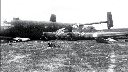 Иллюстрация к книге — Самолеты-призраки Третьего Рейха. Секретные операции Люфтваффе [i_144.jpg]