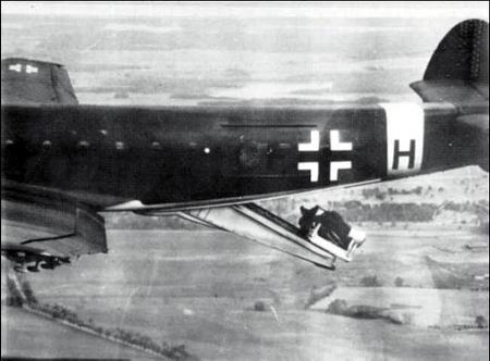Иллюстрация к книге — Самолеты-призраки Третьего Рейха. Секретные операции Люфтваффе [i_146.jpg]