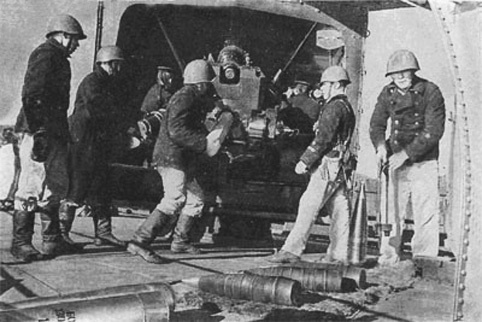 Иллюстрация к книге — Тени над Заполярьем. Действия Люфтваффе против советского Северного флота и союзных конвоев [i_070.jpg]