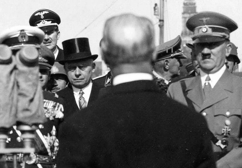 Иллюстрация к книге — Фюрер как полководец [i_018.jpg]