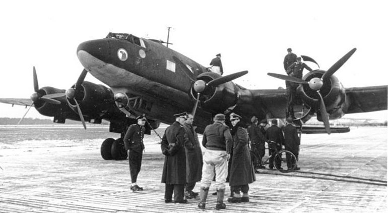 Иллюстрация к книге — Фюрер как полководец [i_045.jpg]