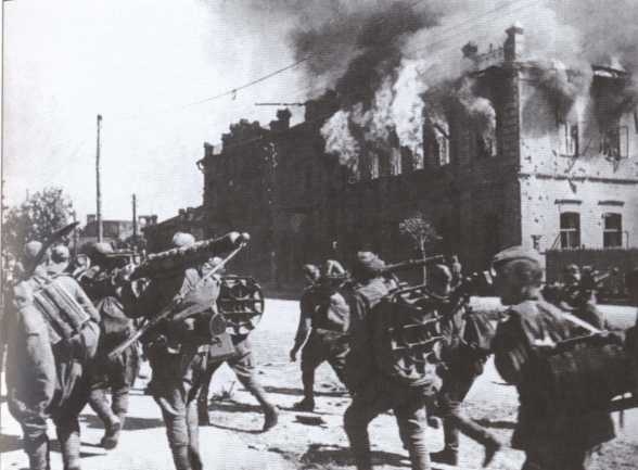 Иллюстрация к книге — Василевский [i_010.jpg]