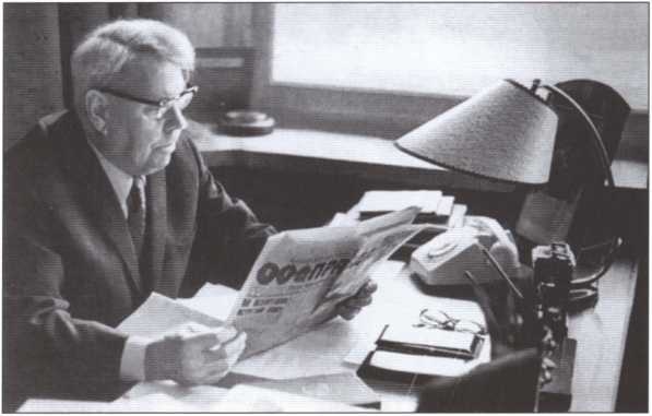 Иллюстрация к книге — Василевский [i_026.jpg]