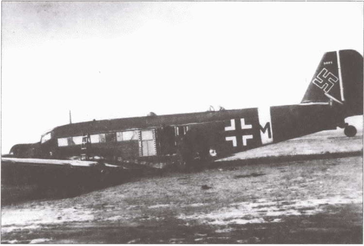 Иллюстрация к книге — "Воздушные мосты" Третьего Рейха [i_017.jpg]