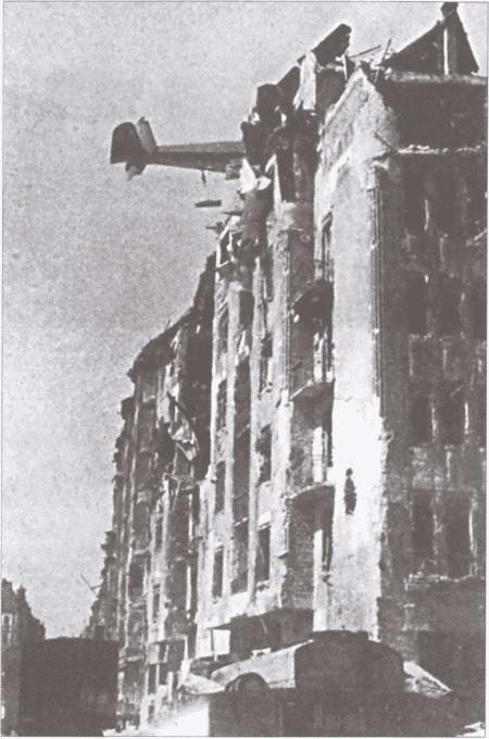 Иллюстрация к книге — "Воздушные мосты" Третьего Рейха [i_021.jpg]