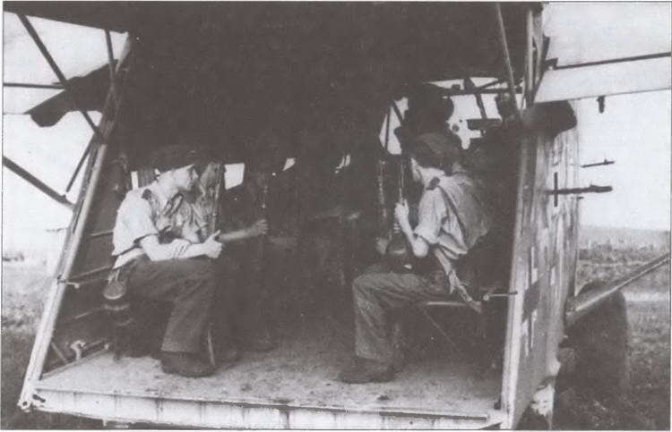 Иллюстрация к книге — "Воздушные мосты" Третьего Рейха [i_024.jpg]